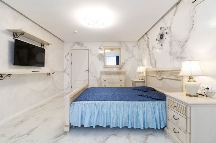 2-к. квартира, 70 м², 1/2 эт.