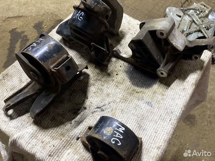 Подушки двигателя Kia Magentis 2008г 2.0