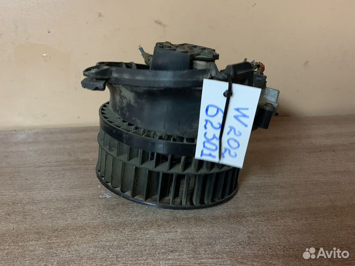 Моторчик отопителя Мерседес W202