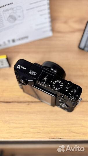 Fujifilm X10