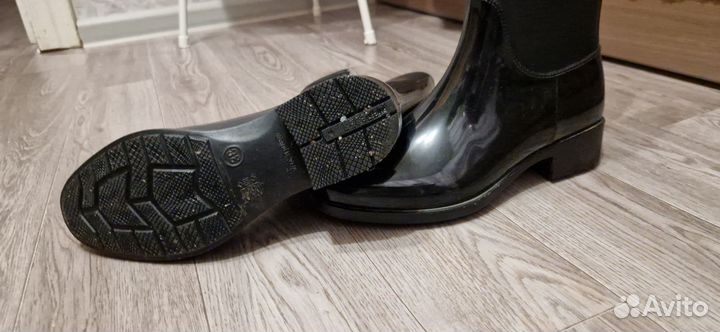 Резиновые сапоги