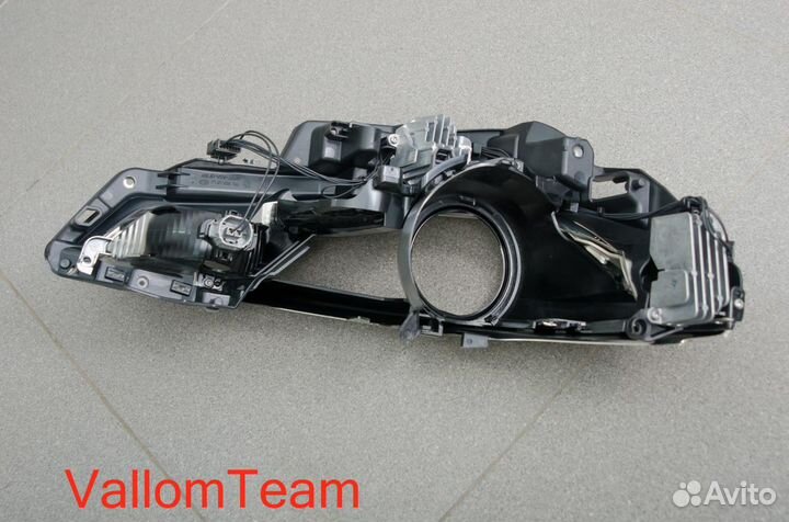 Лот DM06 Внутренняя часть левой фары audi A6