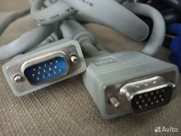 Кабели VGA и DVI для компьютера