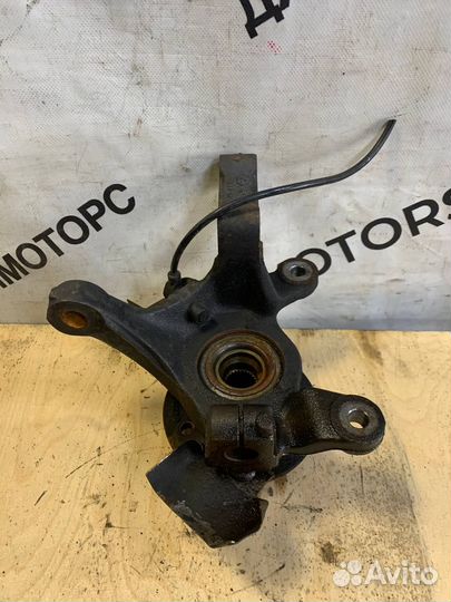 Кулак передний LH Mercedes-Benz Vito W638 ступица