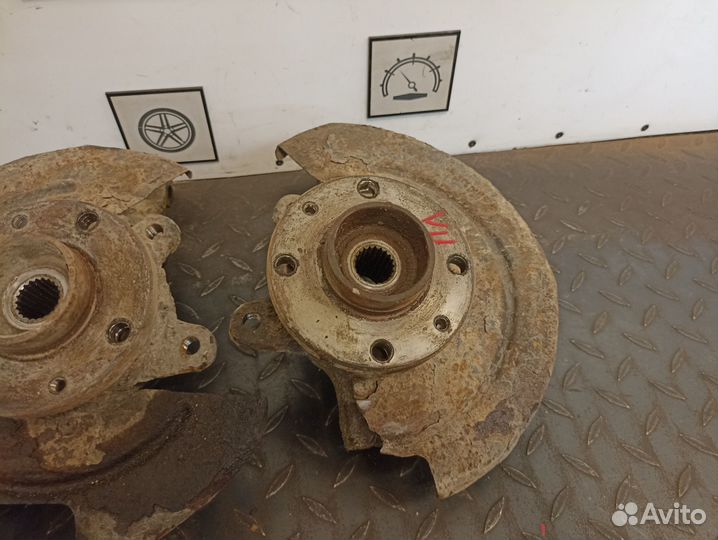 Кулак поворотный передний Renault Logan