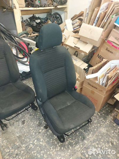 Сиденья Toyota Corolla 150. 06-13г