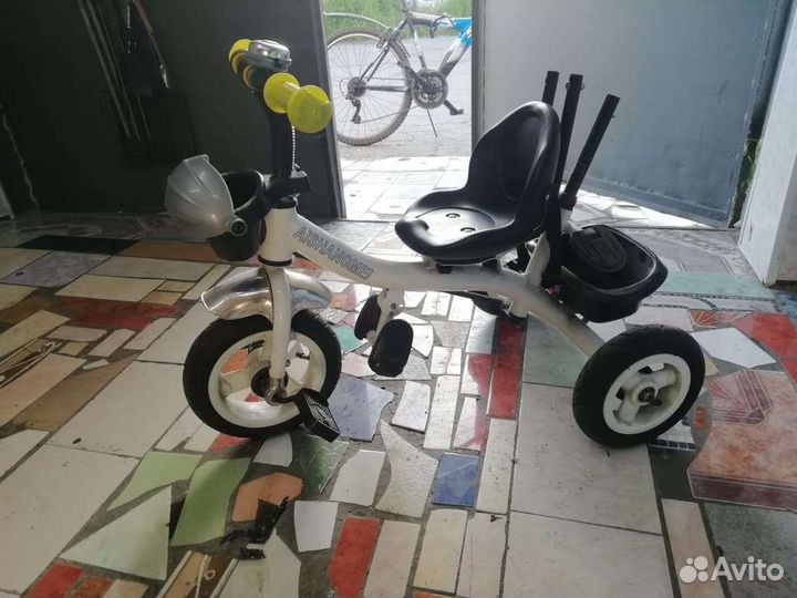 Детский велосипед каталка