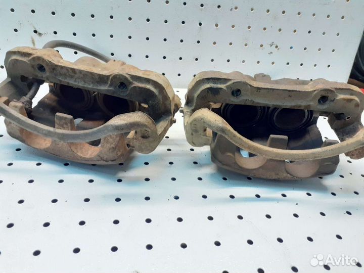 Nissan Terrano 1(wd21) суппорт передний