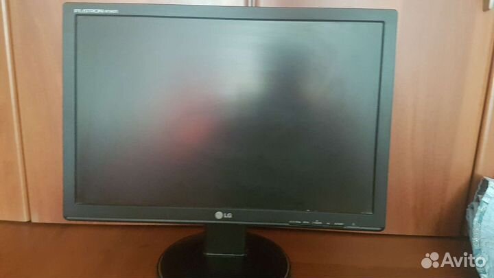 Монитор LG flatron E2242C-BNA и монитор 48см W194S