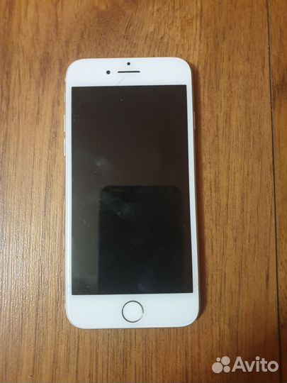 Телефон iPhone 7