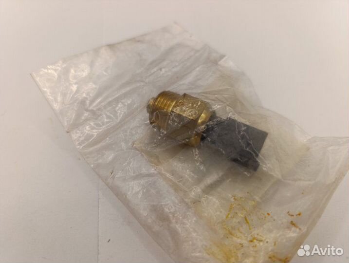 Датчик температуры охлаждающей жидкости