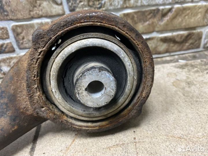 Рычаг подвески нижний передний левый Land Rover