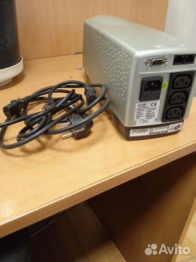 Источник бесперебойного питания Riello