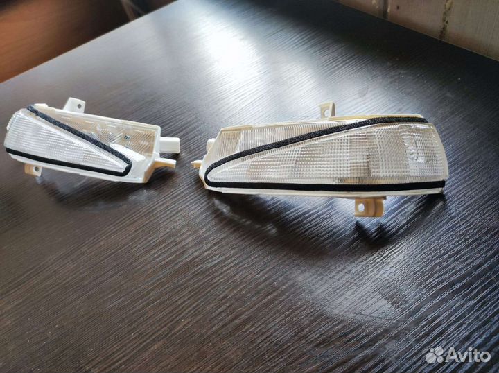 Поворотник в зеркало Honda Civic 4D