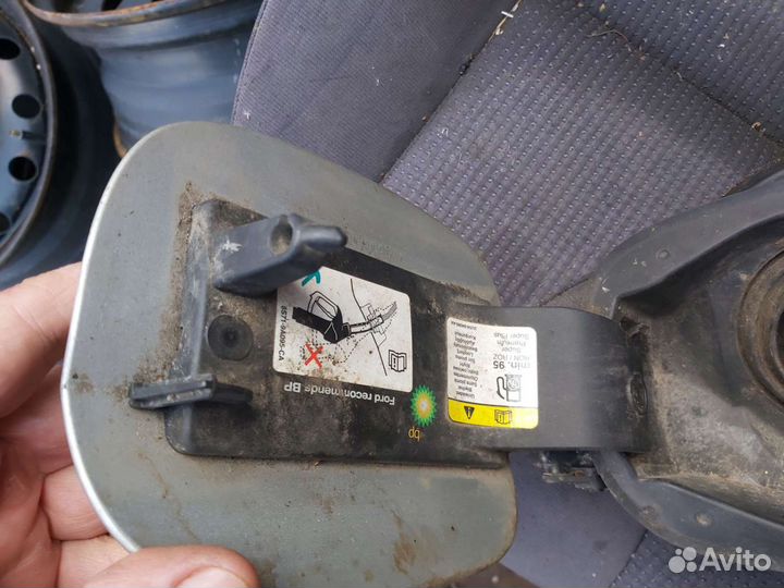 Лючок бензобака Форд Мондео IV
