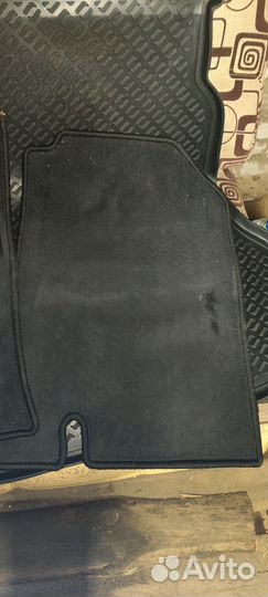 Комплект ковриков резиновых и ворсовых