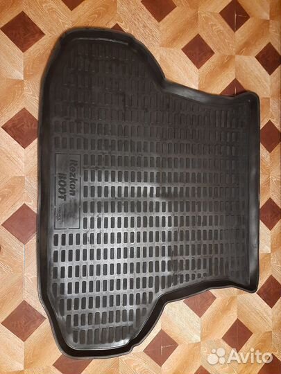 Резиновый коврик для багажника Priora Универсал