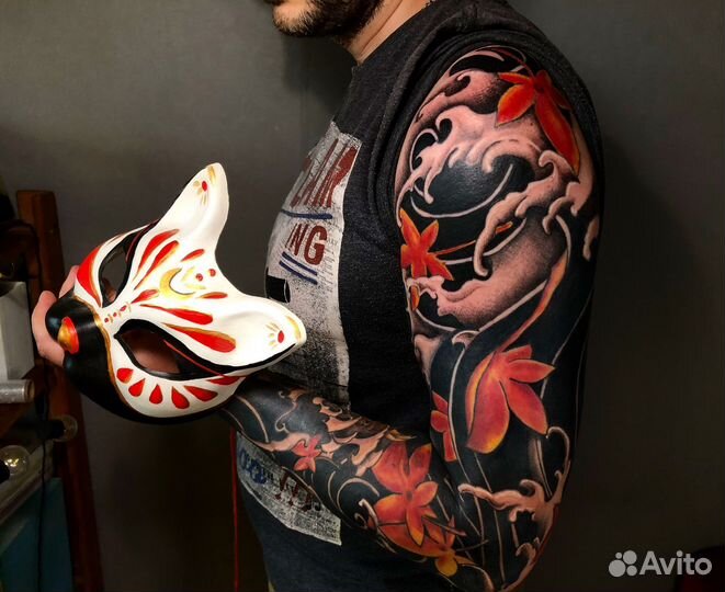 Мастер по татуировкам