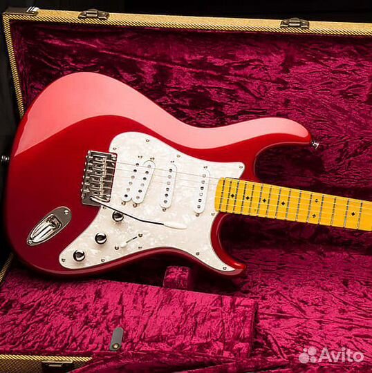Dean zelinsky tagliare limited Crimson Red
