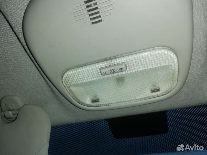 Плафон подсветки салона Пежо 207