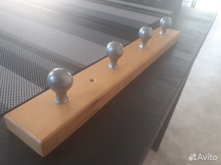 Планка с крючками. Вешалка Икея