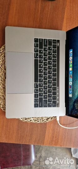 Apple MacBook Pro 15 2018 i7 16 gb 500 gb