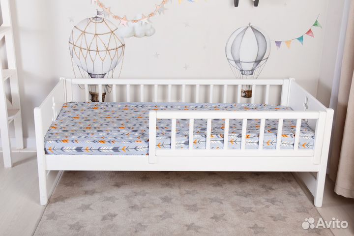 Кровать детская, массив сосны. Съемный борт