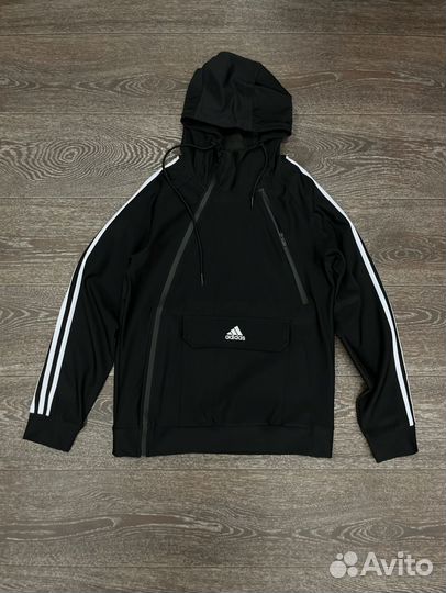 Спортивный костюм adidas