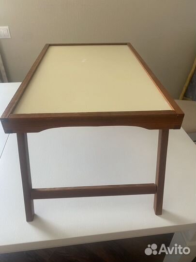 Поднос на ножках