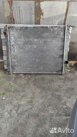 Продам радиатор на Freightliner