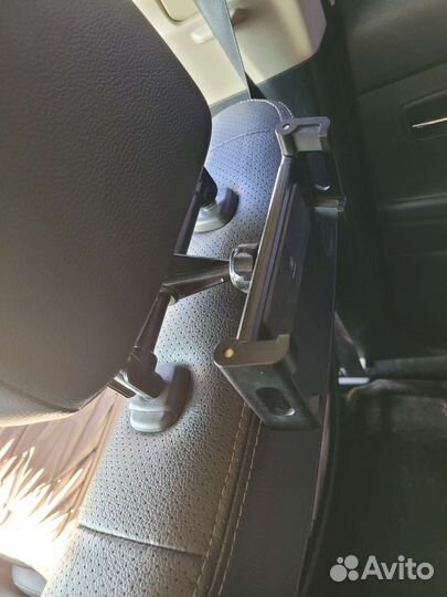 Крепление для планшета, телефона в авто