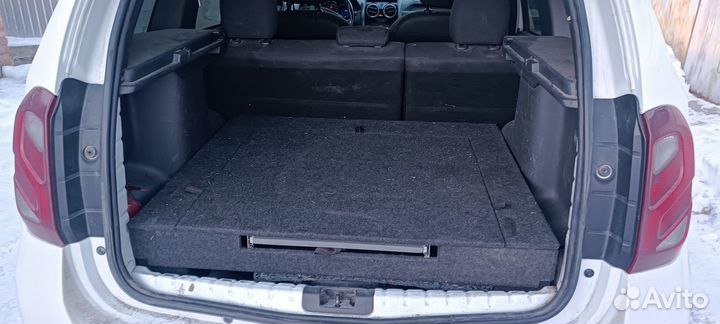 Пенал в Рено Дастер