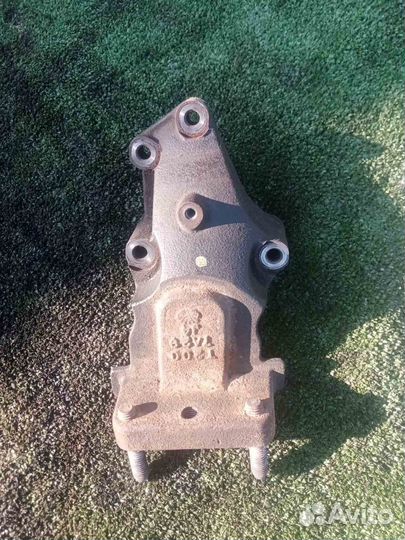 Кронштейн двигателя правый Chevrolet Aveo Т250 1.4