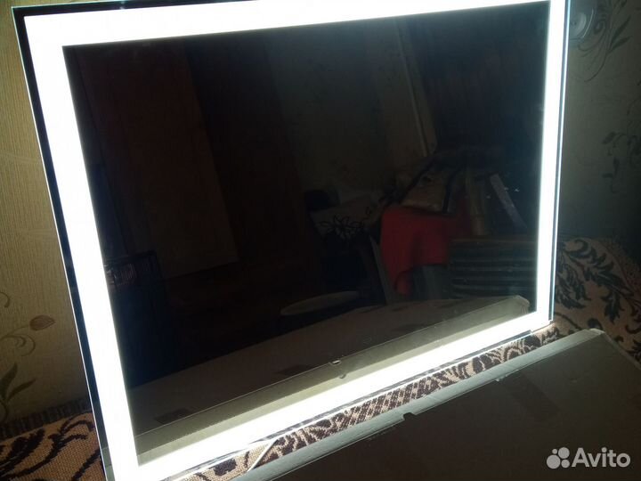 Зеркало с подсветкой. status LED