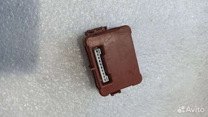 Блок комфорта реле Mitsubishi carisma