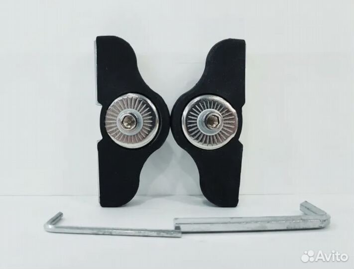 2 (на кромку капота) / Крепление на капот для