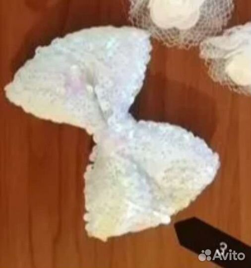 Бант белый с паетками