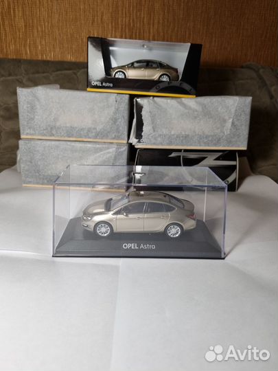 Коллекционная моделька машины Opel Astra. 1/43