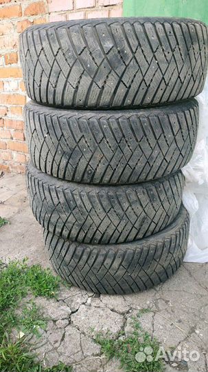 Goodyear Ultragrip Ice Arctic 215/55 R17