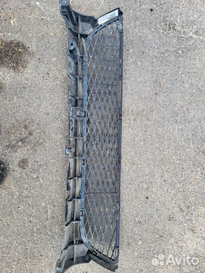 Решетка переднего бампера mazda 3 bk