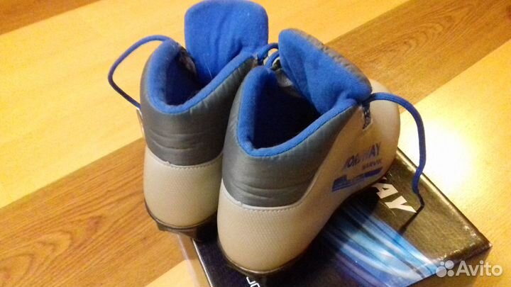 Ботинки для беговых лыж