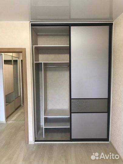 Распашной шкаф