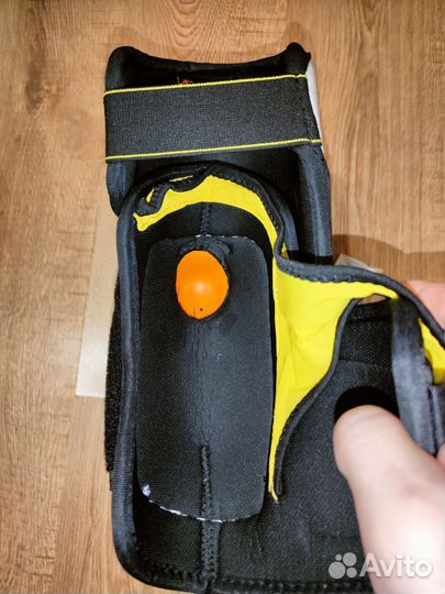 Налокотники хоккейные ccm jofa