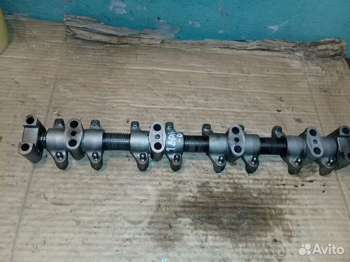 Вал коромысел в сборе TD27 Nissan Terrano 1