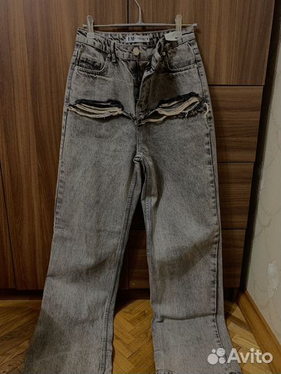 Джинсы женские широкие
