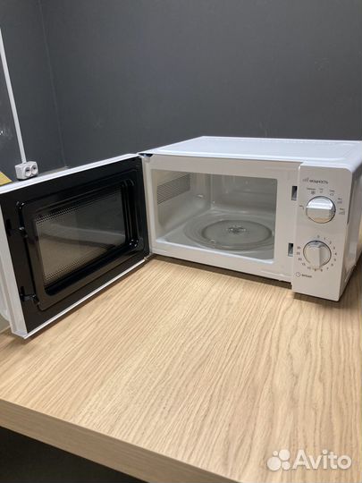 Микроволновая печь Starwind