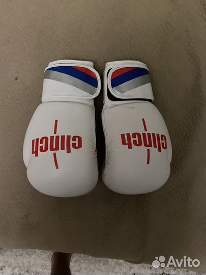 Боксерские перчатки clinch olimp 2.0 бело-красные