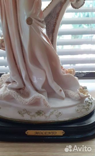 Статуэтка большая