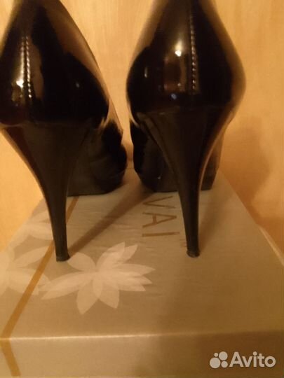Туфли женские 38 размер. Лакированные