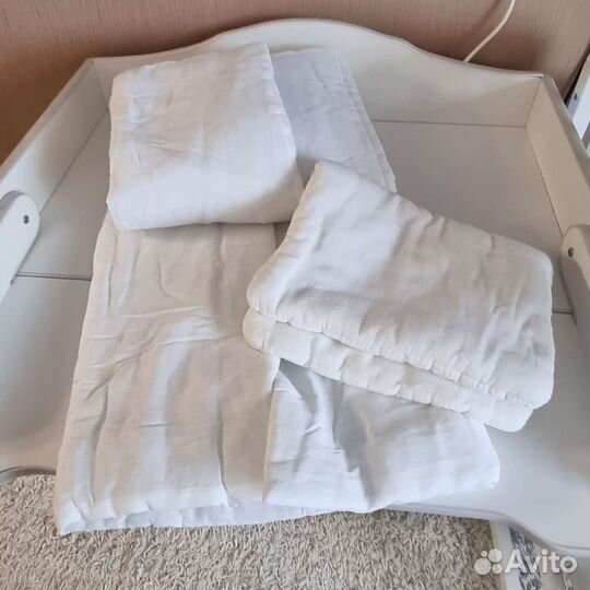 Комплект в детскую кроватку с бортиками